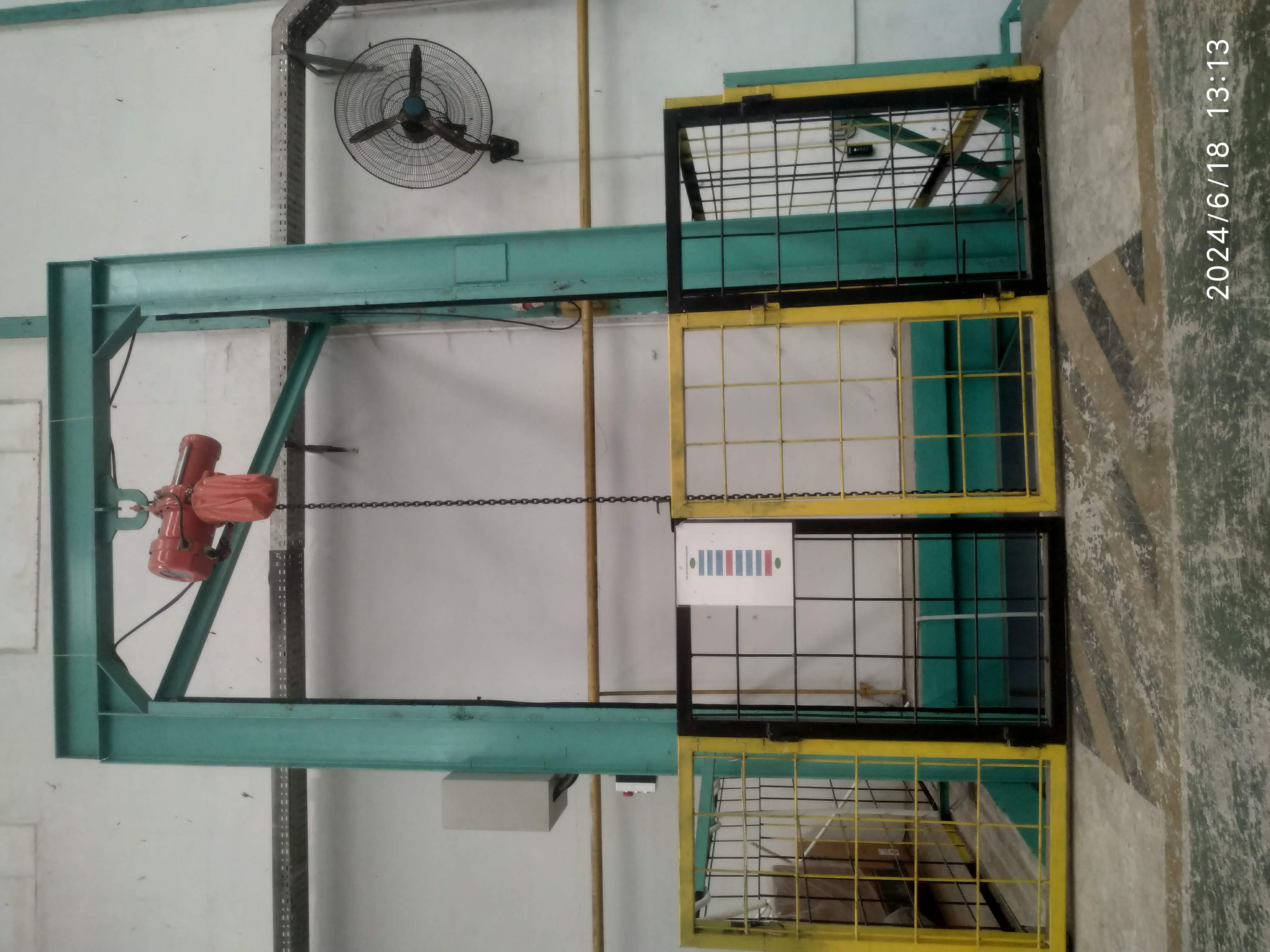 Lift Barang