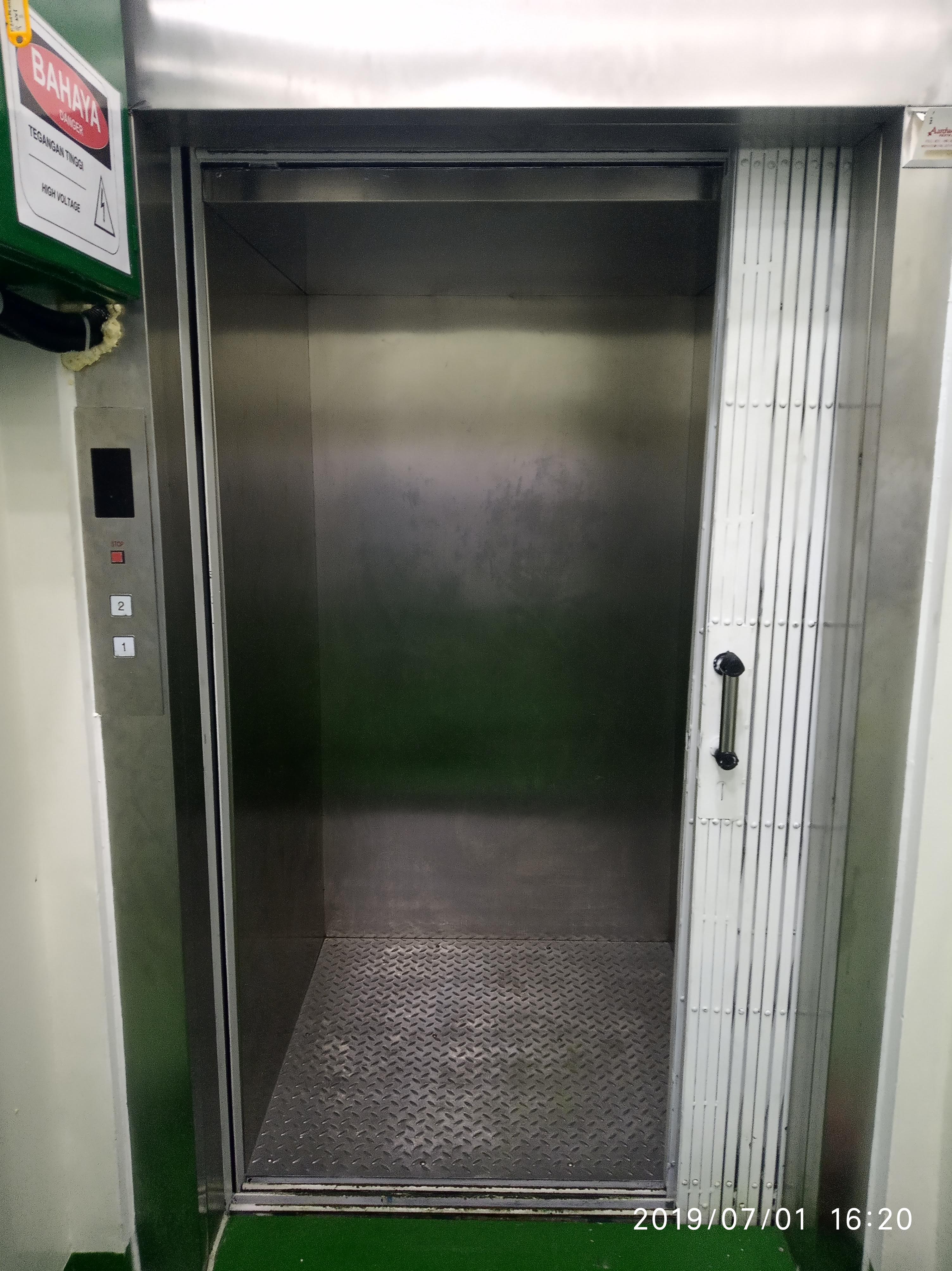 Unit Lift Barang